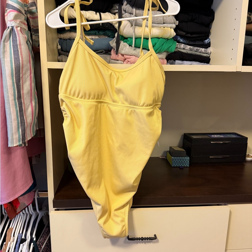 Yellow Women's maternity bathing suit NWT